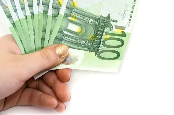 100 Euro Kvinnliga Händer Isolerad Vit Bakgrund — Stockfoto
