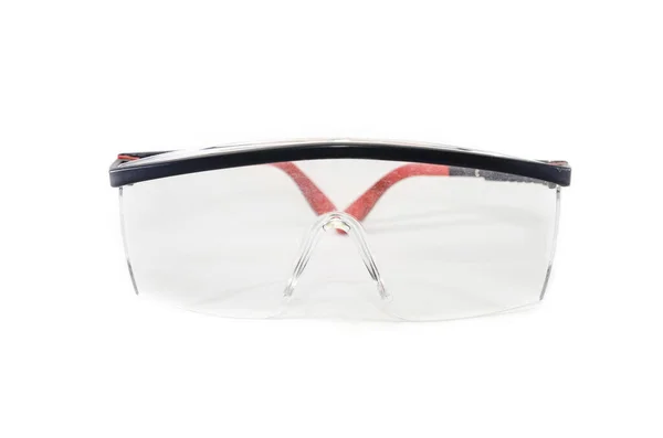 白い背景の医療用安全眼鏡 コロナウイルス感染症の救済策 — ストック写真