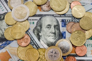 Arka plan için dolar ve bozukluklar. Yakın plan. İş konsepti. Yukarıdan görüntüle.