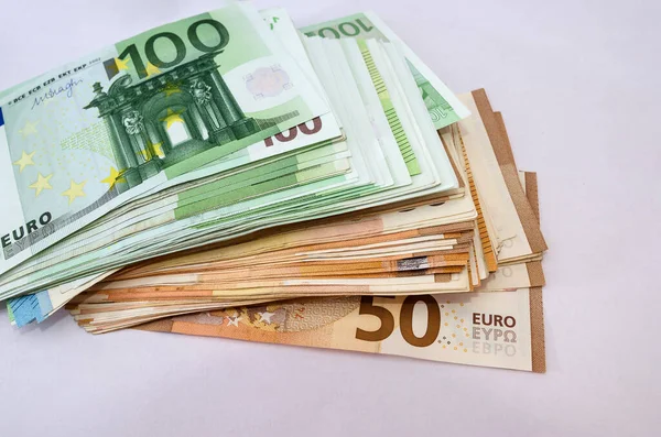 Eurosedlar Med Vit Bakgrund Stapla Med Euro För Bakgrund Mycket — Stockfoto