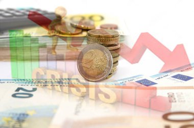 Maliye ve bankacılık konsepti için madeni paralar / madeni paralar yığını borsa çöküşü borsa kaybı ticaret grafiği analizi yatırım göstergesi finansal dijital arkaplan grafikleri