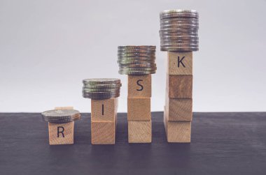 Tahta bloklar, içinde 