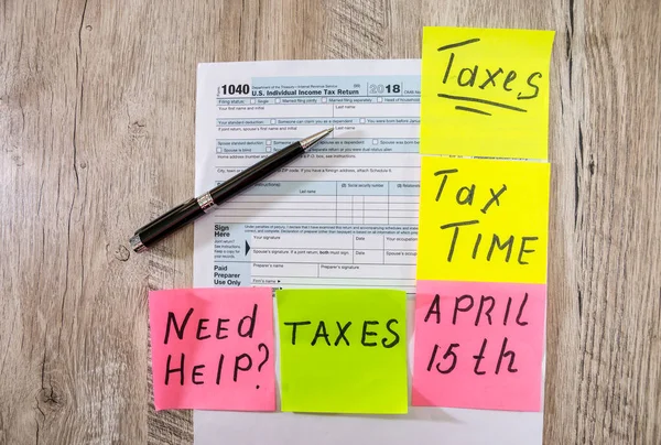 Tempo Imposto Adesivo Com Uma Caneta Formulário Imposto Documento Financeiro — Fotografia de Stock