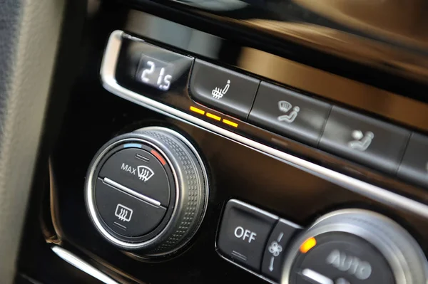 Seat heating indicator in the car included