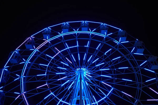 Glühendes Riesenrad Freizeitpark Vor Schwarzem Nachthimmel — Stockfoto