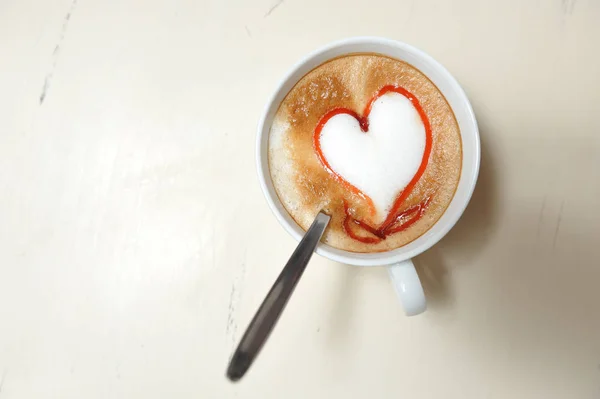 Tazza Caffè Con Motivo Cuore Sul Tavolo Vintage — Foto Stock