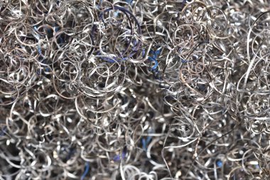 Değirmen makinesinde veya Cnc makinesinde çalıştıktan sonra metal talaşı yığını.