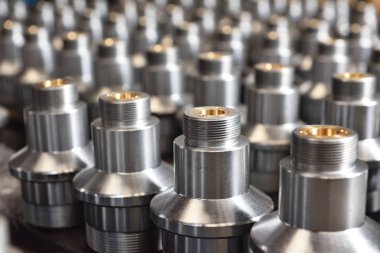 Fabrikadaki valf üretimi için bileşenler. Kapakçıkların iç kısımları hareket edebilir. Nesne grubu 