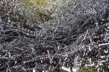 Değirmen makinesinde veya Cnc makinesinde çalıştıktan sonra metal talaşı yığını.