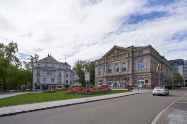 Baden-Baden, Almanya - 24 Nisan 2019: Almanya 'nın Baden-Baden kentindeki tiyatro binası