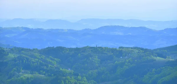 Pintoresco Paisaje Con Colinas Aire Azul Atmósfera Bosque Europeo Schwarzwald —  Fotos de Stock