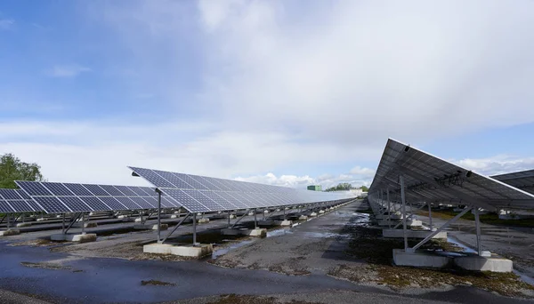 Güç Üretimi Için Güneş Panelleri Olan Bir Alan — Stok fotoğraf