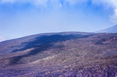 Etna Dağı, İtalya, Sicilya 'nın doğu kıyısında aktif volkan..