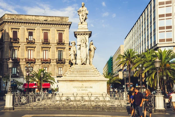 Catania, Sicilië 8 augustus 2018: Monument van Vincenzo Bellini — Stockfoto