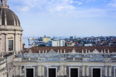 Aziz Agatha 'ya adanmış Katedral Kubbeleri. Görünümü...