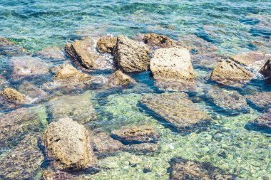 Sicilya manzarası, Ortygia 'nın kayalık sahili (Ortigia) Adası, Sy