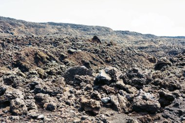 Etna Dağı 'ndaki lav, Sicilya' nın doğu kıyısındaki aktif volkan., 