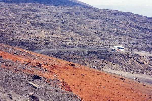 Monte Etna, volcán activo en la costa este de Sicilia, Italia . —  Fotos de Stock