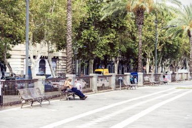 Catania, Sicilya, İtalya 16 Ağustos 2018: evsiz adam sle