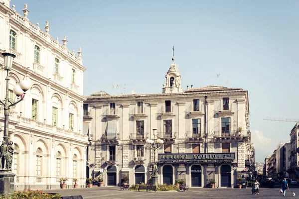 Catania, Sicilië 14 augustus 2018: mensen lopen op historische s — Stockfoto