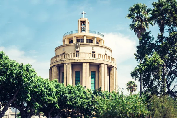 Modern katolsk katedral i Syrakusa, Sicilien, Italien. — Stockfoto