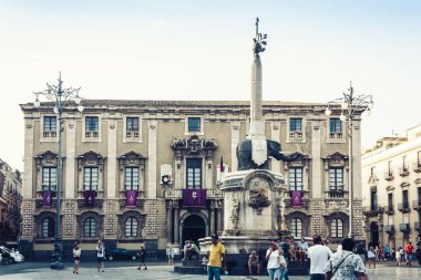 Catania, Sicilya, İtalya. 09 Ağustos 2018: Ünlü olmaya yakın insanlar.