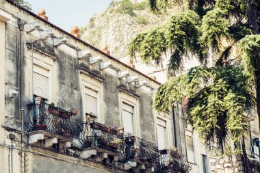 İtalya 'nın güzel şehri, Taormina' nın tarihi sokağı, Sic