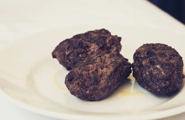 Smažené mleté maso z koňského masa, tradiční sicilský oběd — Stock fotografie