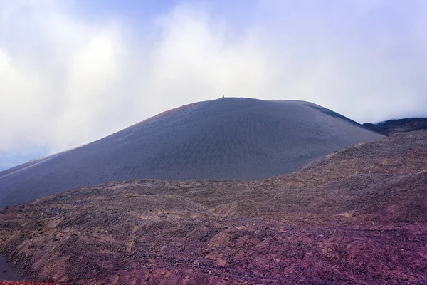 Góra Etna, aktywny wulkan na wschodnim wybrzeżu Sycylii, Włochy. — Zdjęcie stockowe