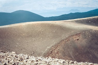 Etna Dağı, İtalya, Sicilya 'nın doğu kıyısında aktif volkan..