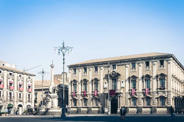 Beroemde bezienswaardigheid op het centrale plein Piazza del Duomo in Catania, Sici — Stockfoto