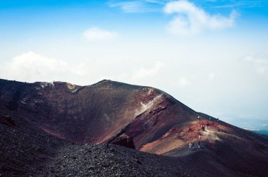 Etna Dağı, İtalya, Sicilya 'nın doğu kıyısında aktif volkan..