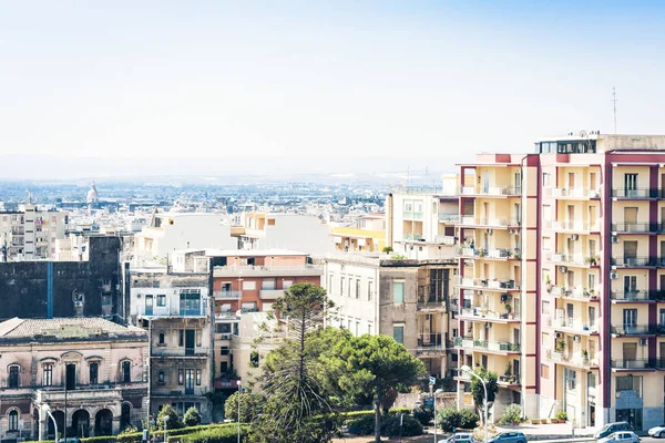 Toits de Catane, paysage urbain aérien, voyage en Sicile, Italie . — Photo