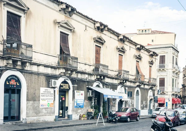 Catania, Sicily, Italy ��� august 14, 2018: traditional architec — Stock Photo, Image