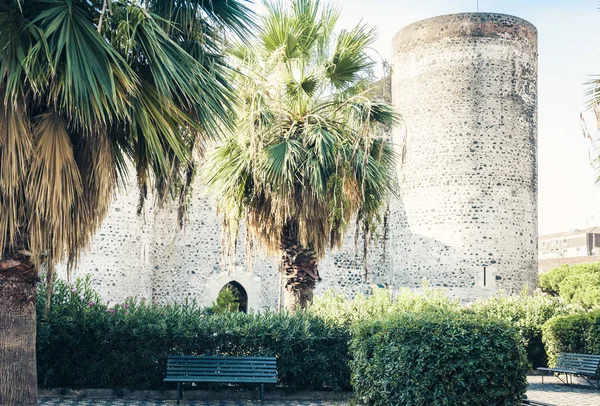 Castello Ursino jalá antiguo castillo en Catania, Sicilia, Sur —  Fotos de Stock