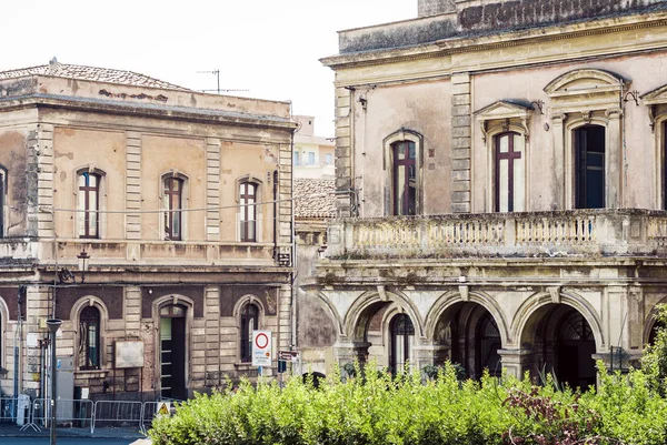 Sicilië, prachtig stadsgezicht van Italië, historische straat van Catan — Stockfoto