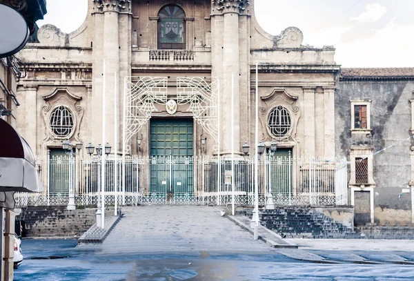Fragmento de la antigua catedral, la vista de la ciudad de Catania , —  Fotos de Stock
