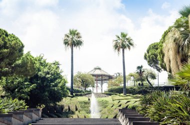 Giardino Bellini 'deki çardak, Catania, Sic' teki ünlü halk bahçesi.