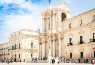 Syracuse (Siracusa), Sicilya, İtalya 12 Ağustos 2018: Turistler