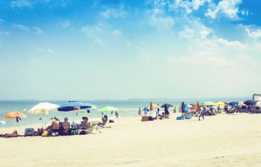 Catania, Sicilya, İtalya. 15 Ağustos 2018 'de insanlar rahatlar. 