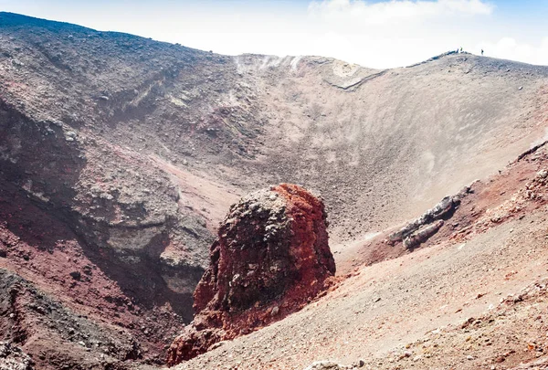 Monte Etna, volcán activo en la costa este de Sicilia, Italia . —  Fotos de Stock