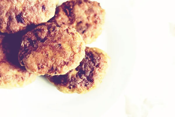 Homemade fried minced meat cutlets on white plate, traditional U — Stock Photo, Image