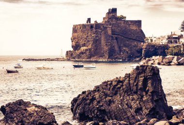 Sicilya 'da günbatımı, Castello Ursino, Catania' daki antik kale.