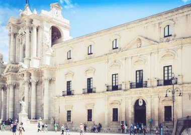 Syracuse (Siracusa), Sicilya, İtalya 12 Ağustos 2018: Turistler