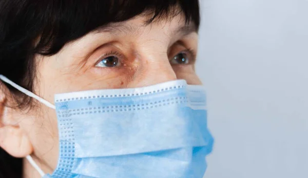 Coronavirus Quarantine Air Pollution Pm2 Concept Face Old Sick Woman — Stock Photo, Image