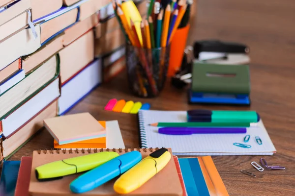 Accesorios Papelería Escolar Cuaderno Cuaderno Con Lápices Plástico Bolígrafos Marcadores — Foto de Stock