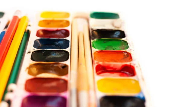 Akvarelové Barvy Štětce Tužky Dobře Používané Bílém Pozadí Zpátky Školy — Stock fotografie