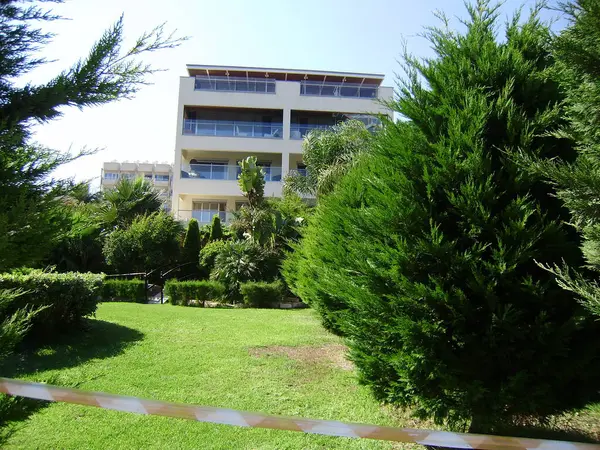 Limasol. Kıbrıs. Akdeniz 'de. Güzel sahil. Turistik bölge. Deniz manzaralı. 