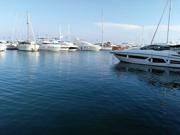 キプロス リマソール 堤防海岸線 キプロスの観光スポット 地中海 海の景色 リラックス 観光地 — ストック写真