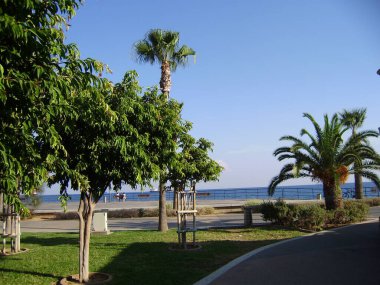 Kıbrıs. Limasol. Baraj Kıyı Hattı. Turistik bölge. Kıbrıs manzarası. Akdeniz 'de. Deniz manzaralı. Limasol Marina.